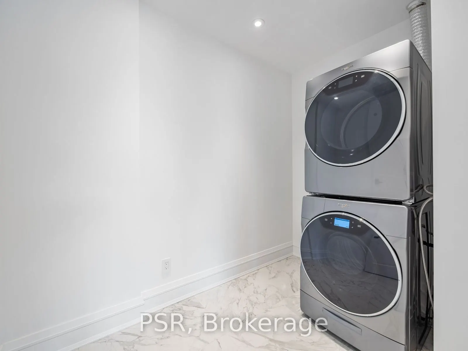 2010 Bathurst Street, #4C