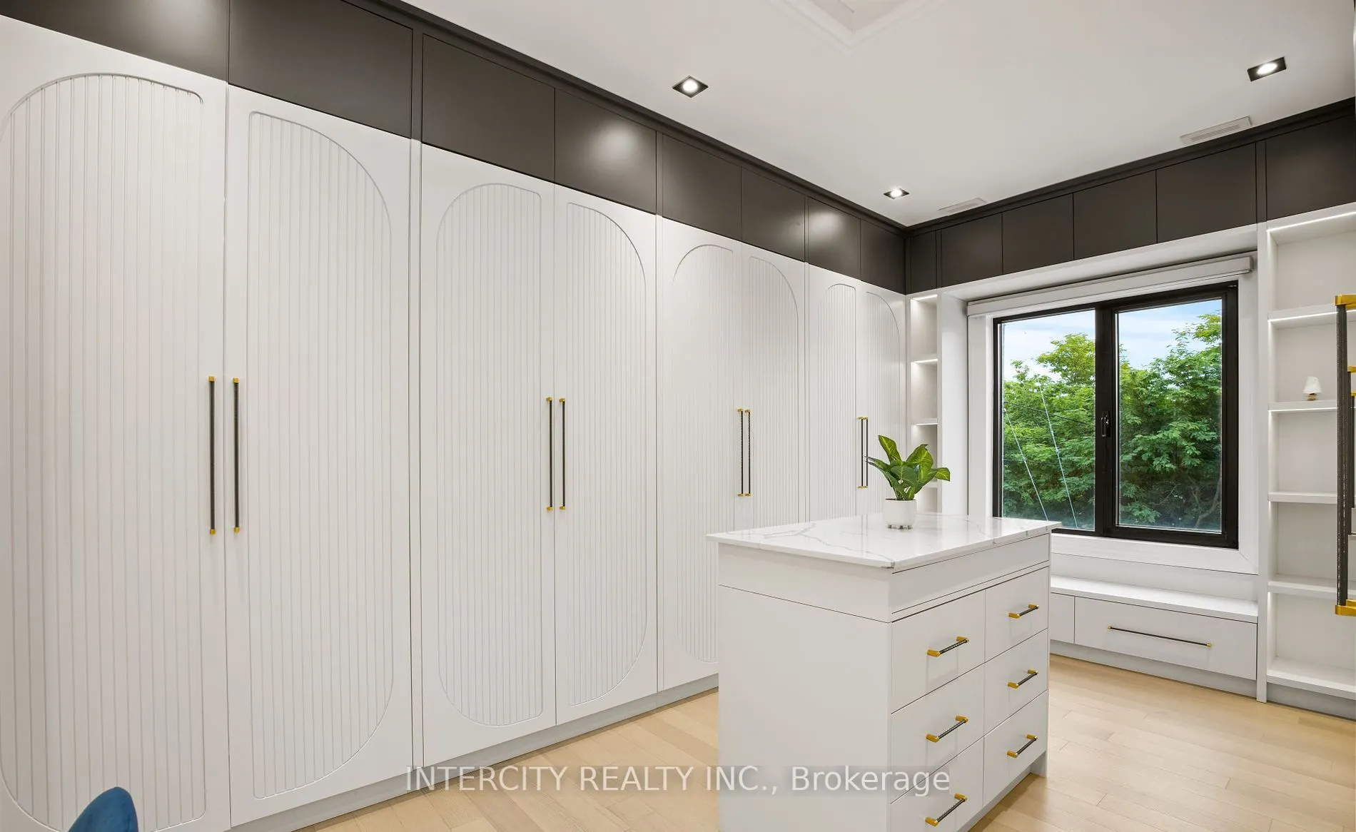 1 Silvergrove Road