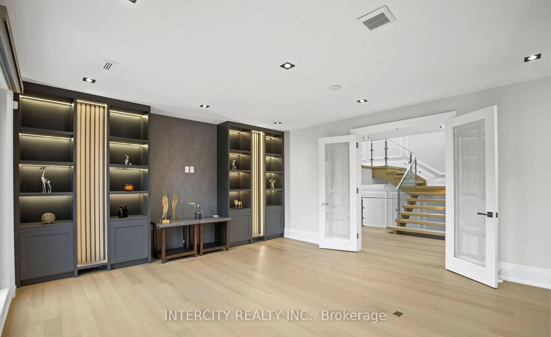 1 Silvergrove Road