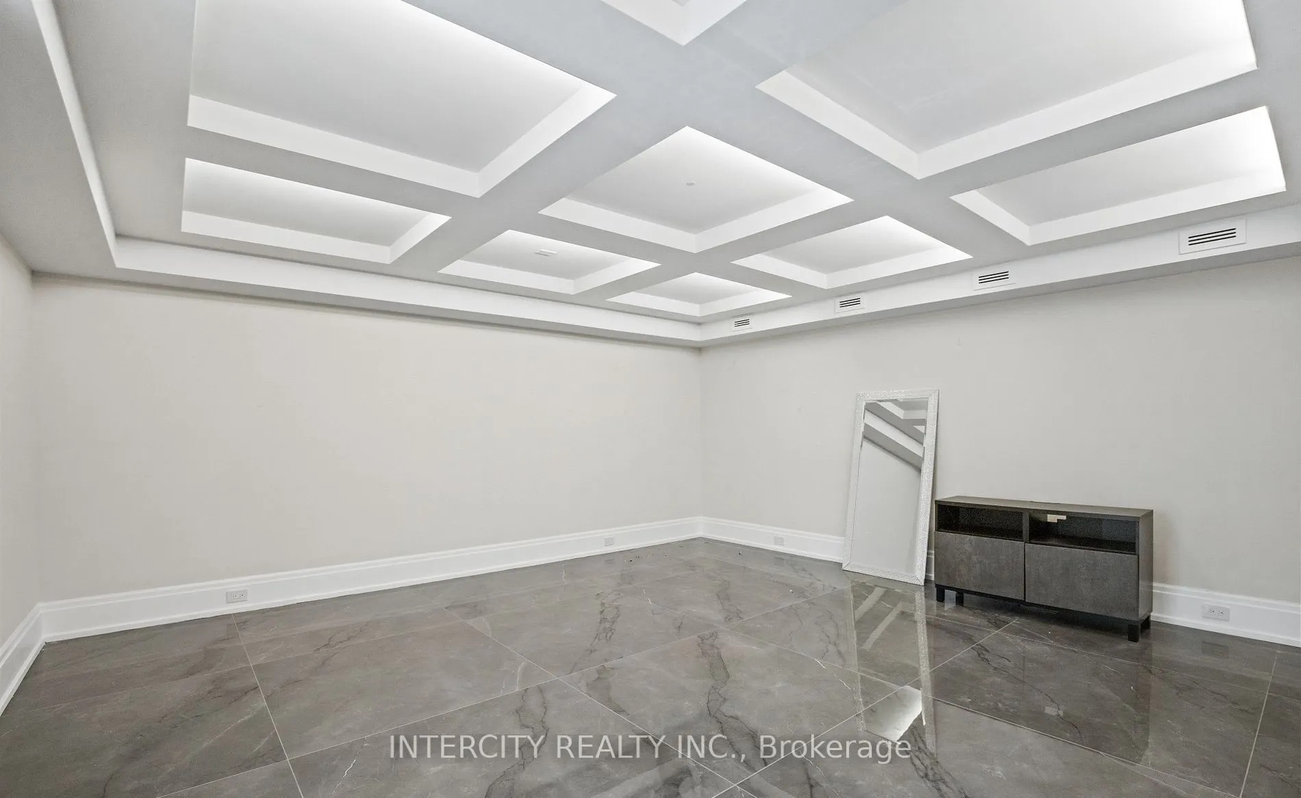 1 Silvergrove Road