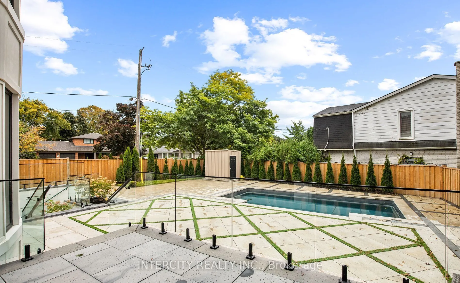 1 Silvergrove Road