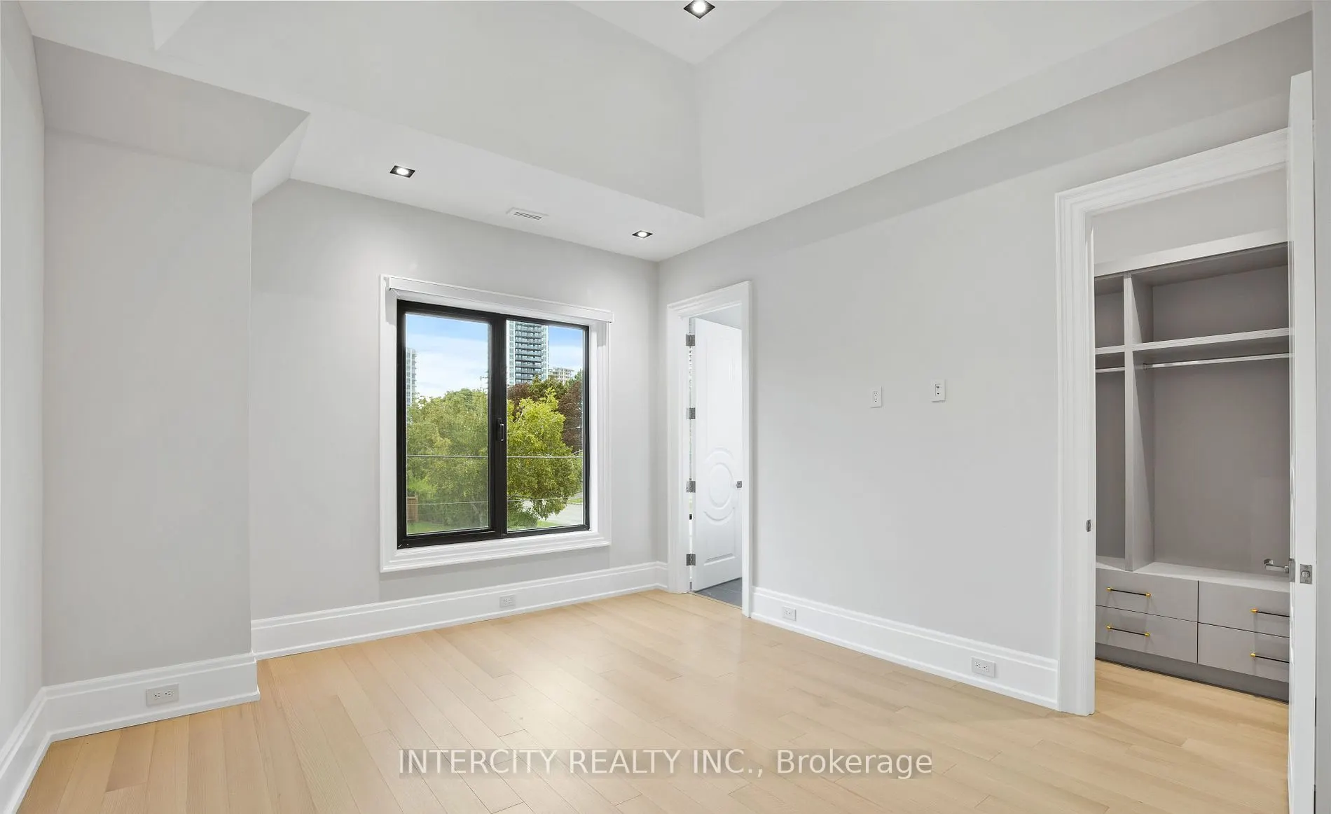 1 Silvergrove Road