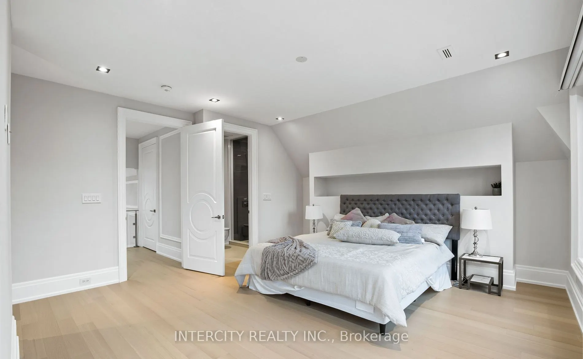 1 Silvergrove Road