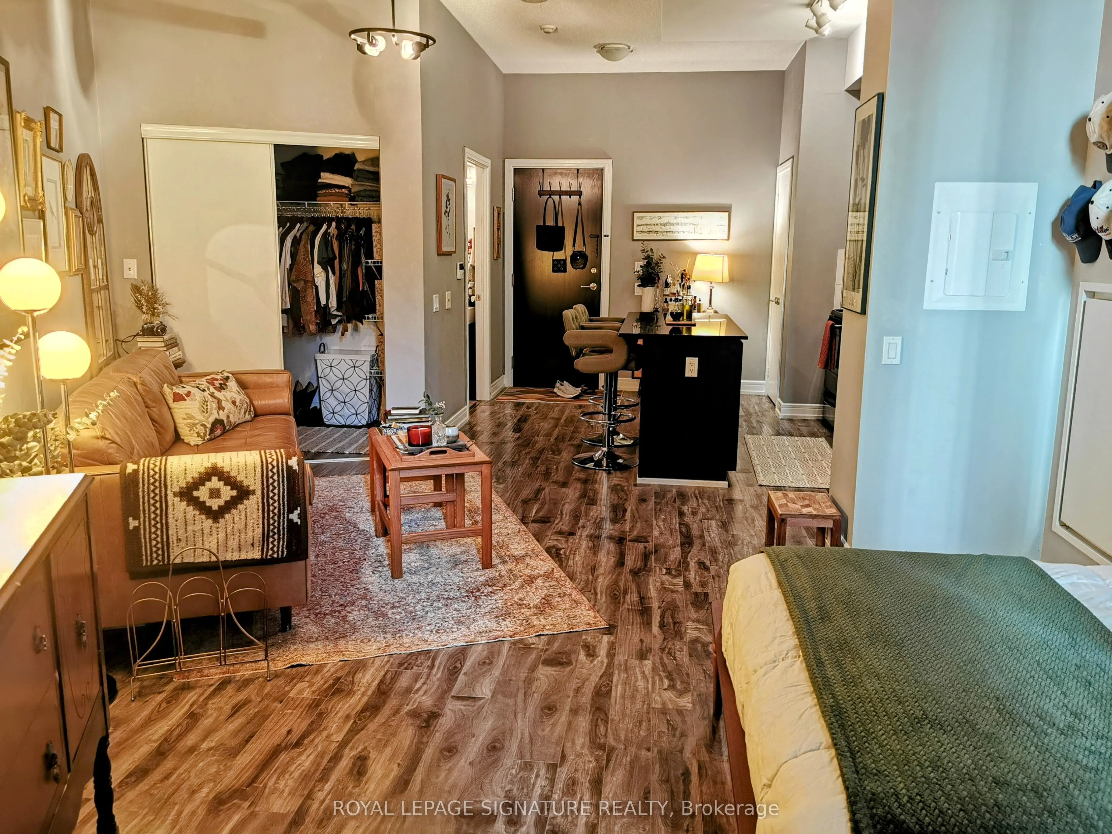 112 George Street #S202