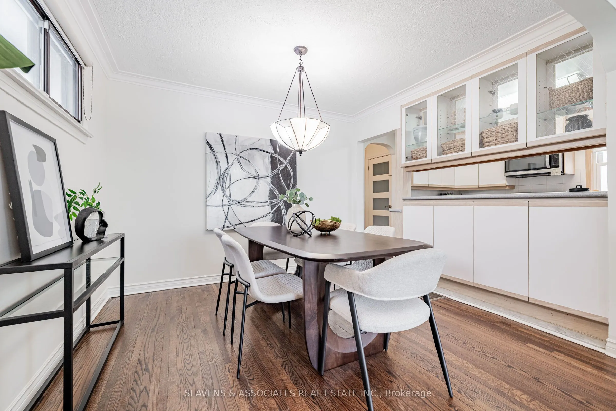 523 Glengarry Avenue