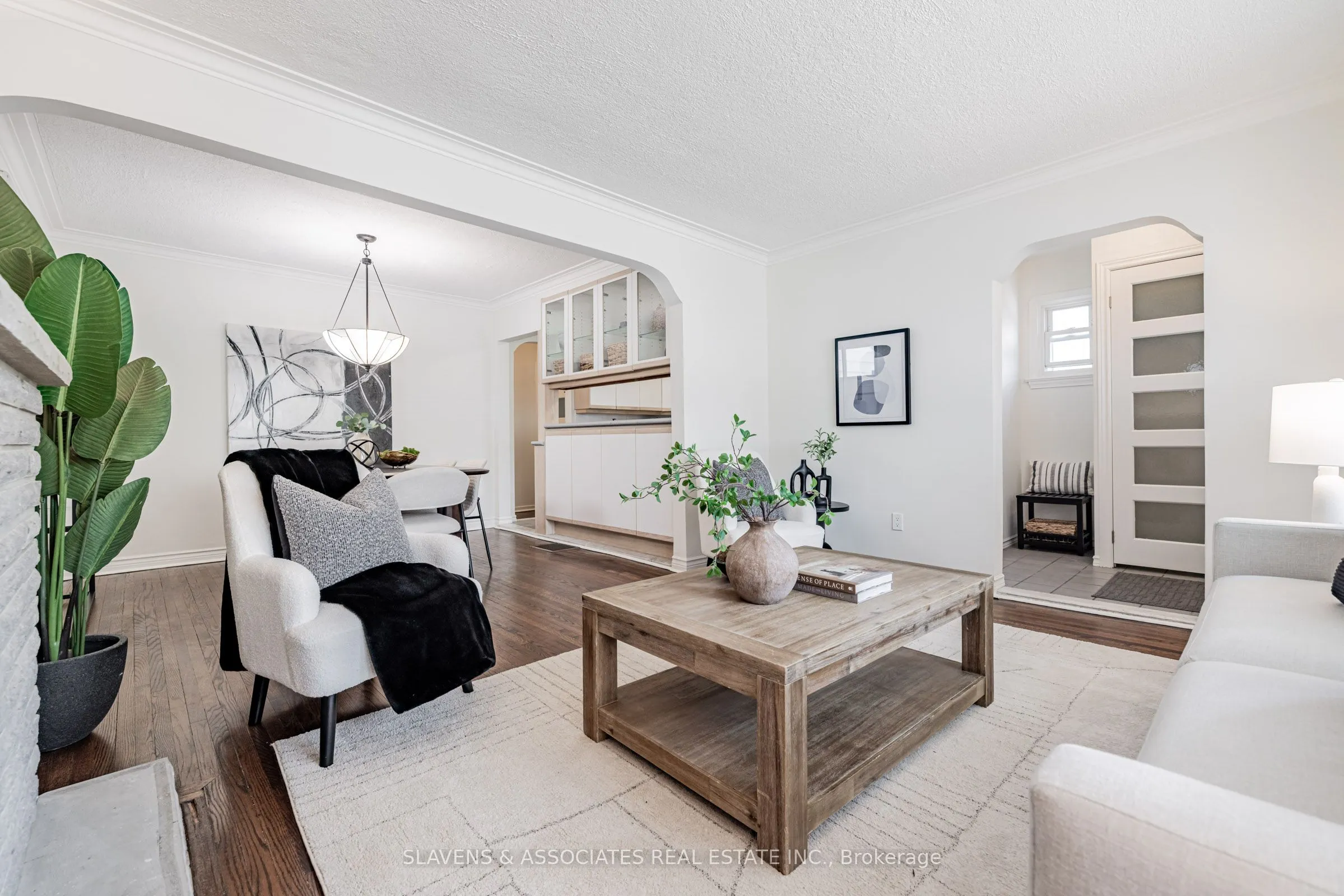 523 Glengarry Avenue