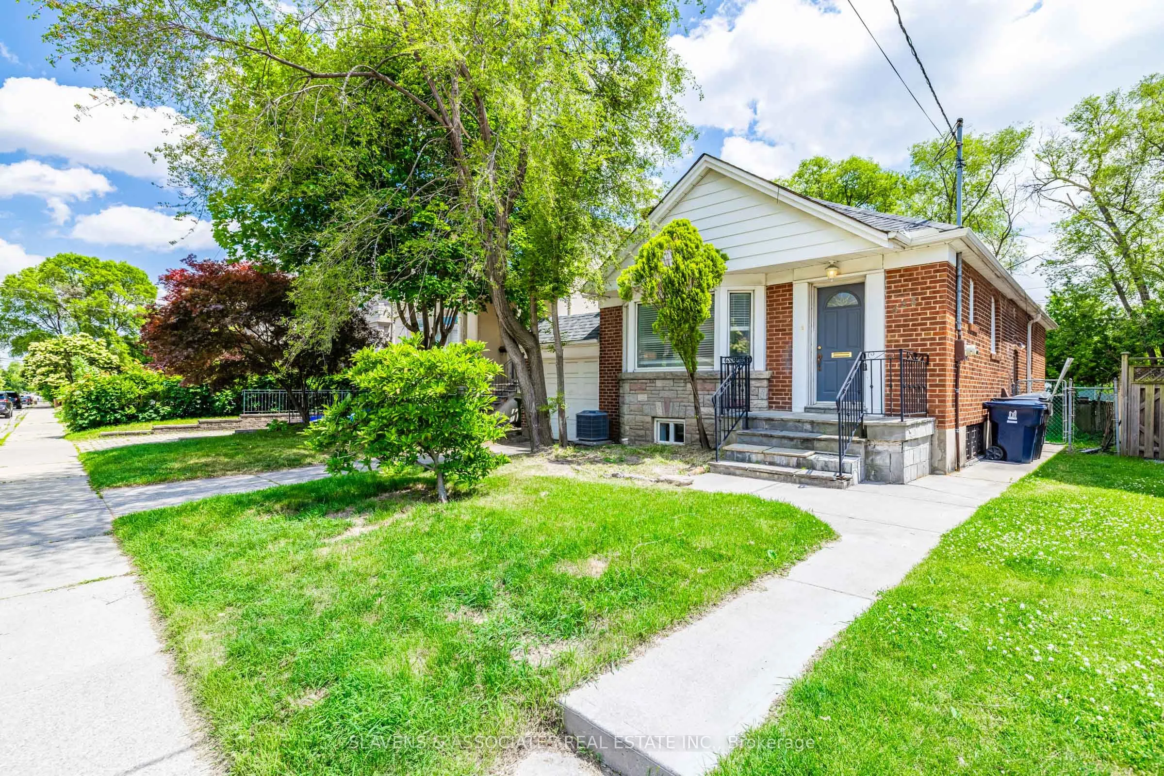 523 Glengarry Avenue