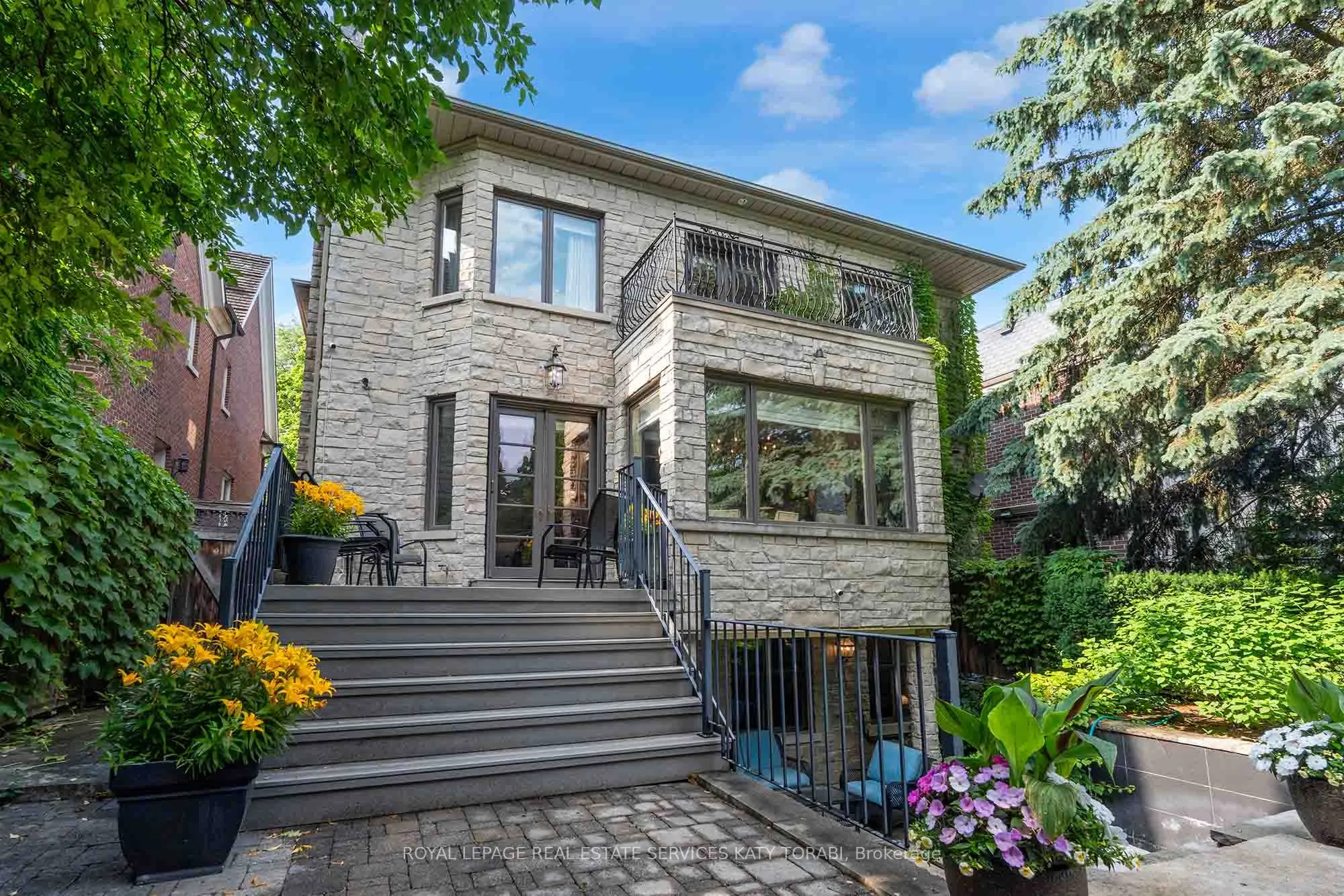 135 Buckingham Avenue