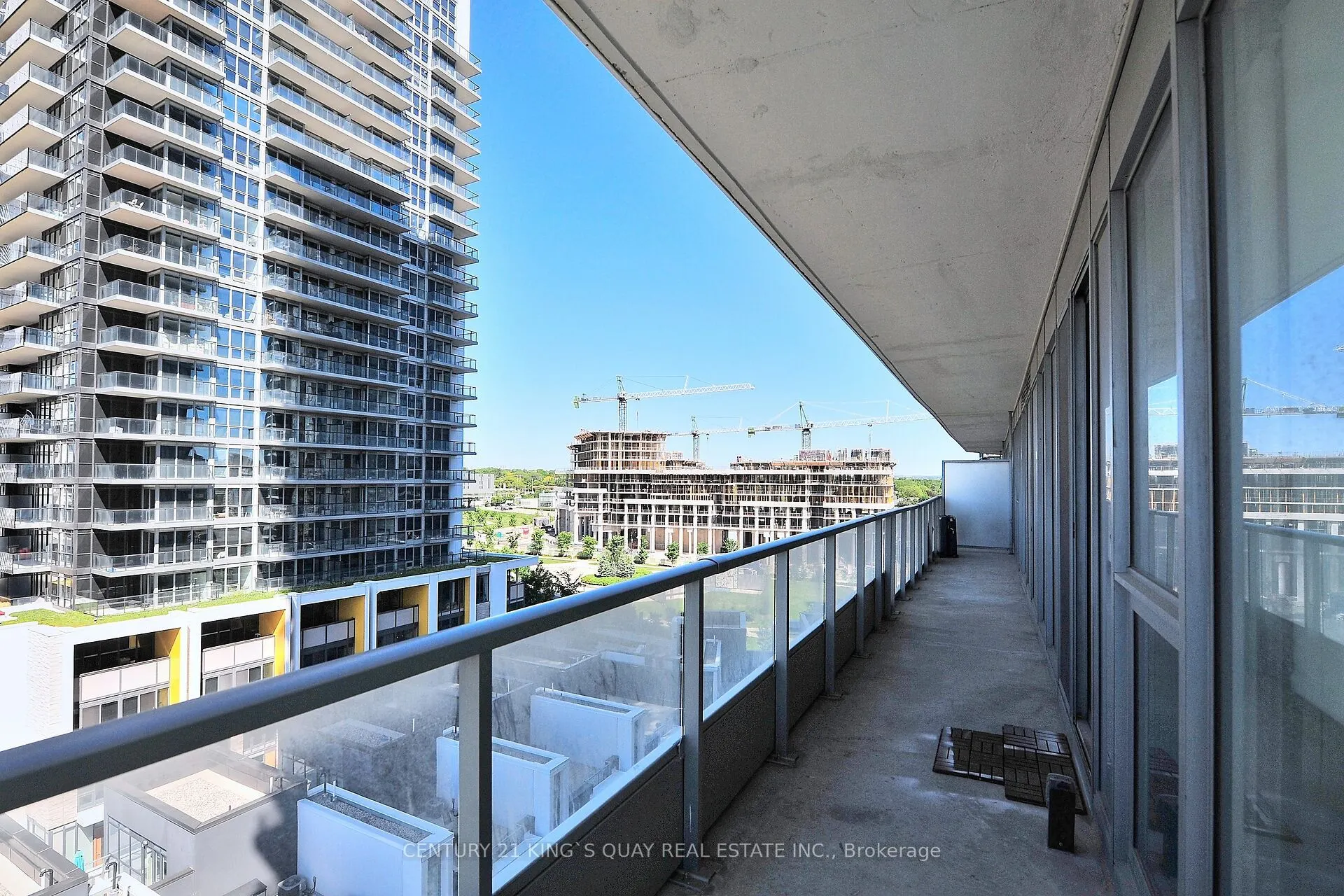 115 McMahon Drive, #811