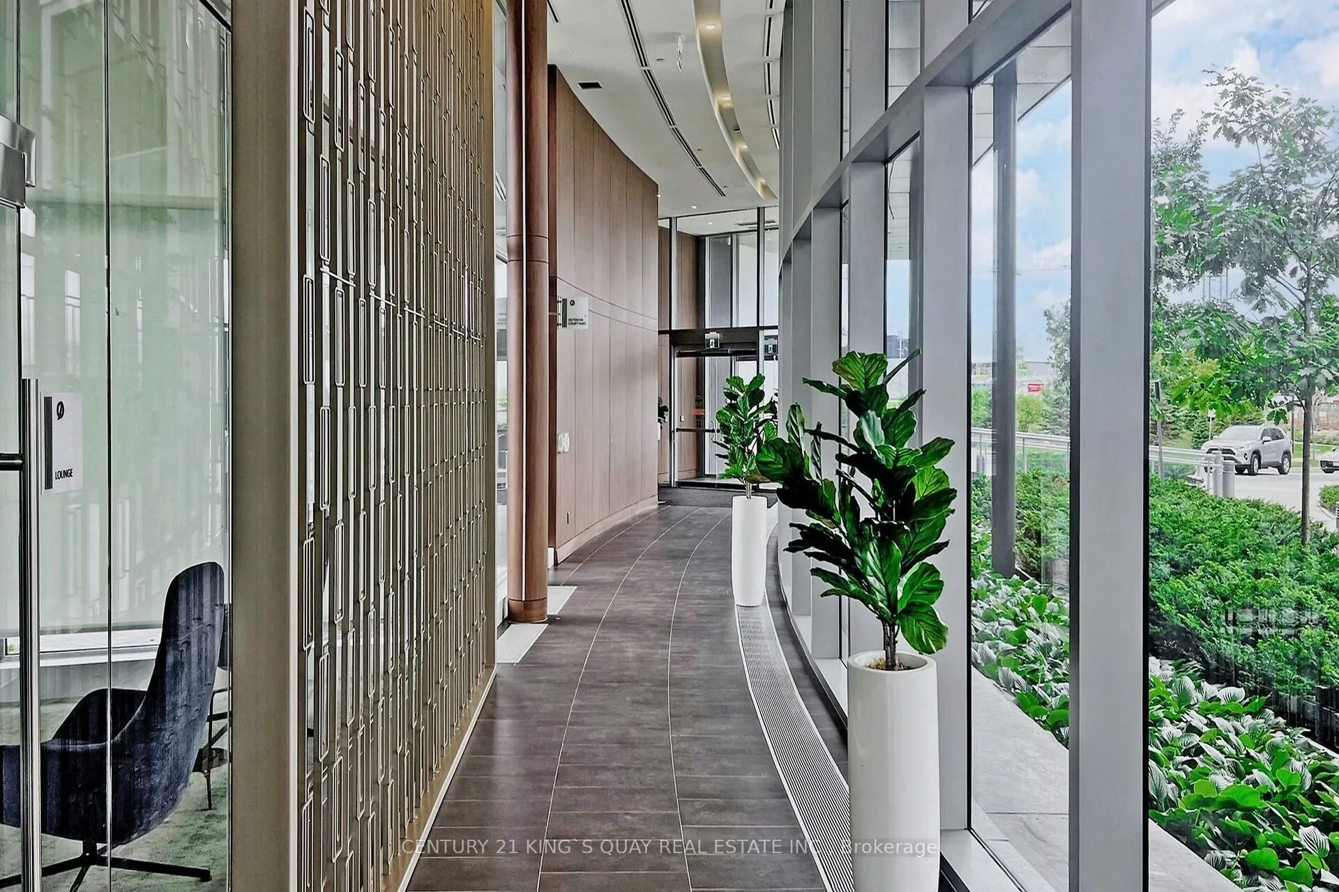 115 McMahon Drive, #811