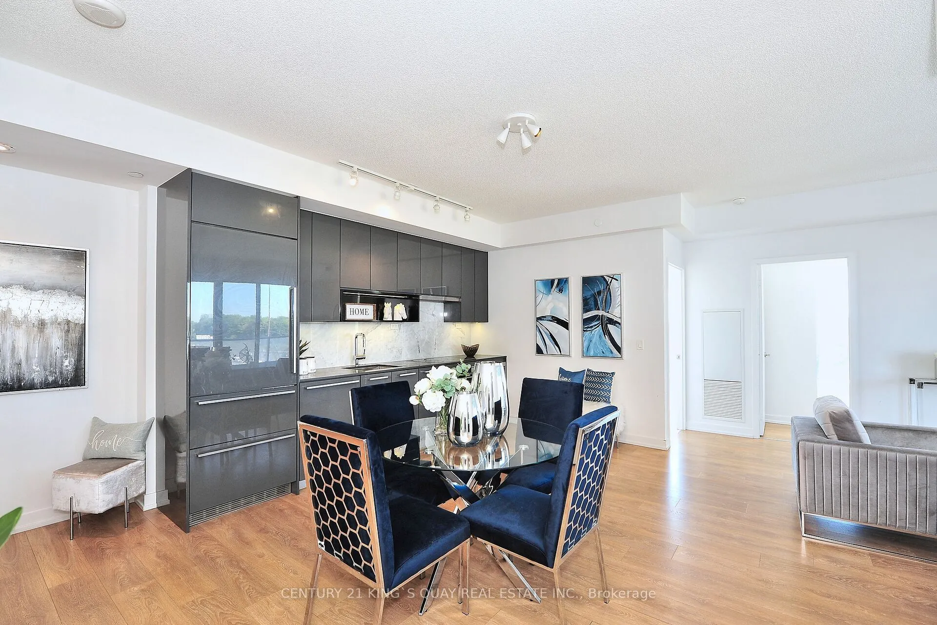 115 McMahon Drive, #811