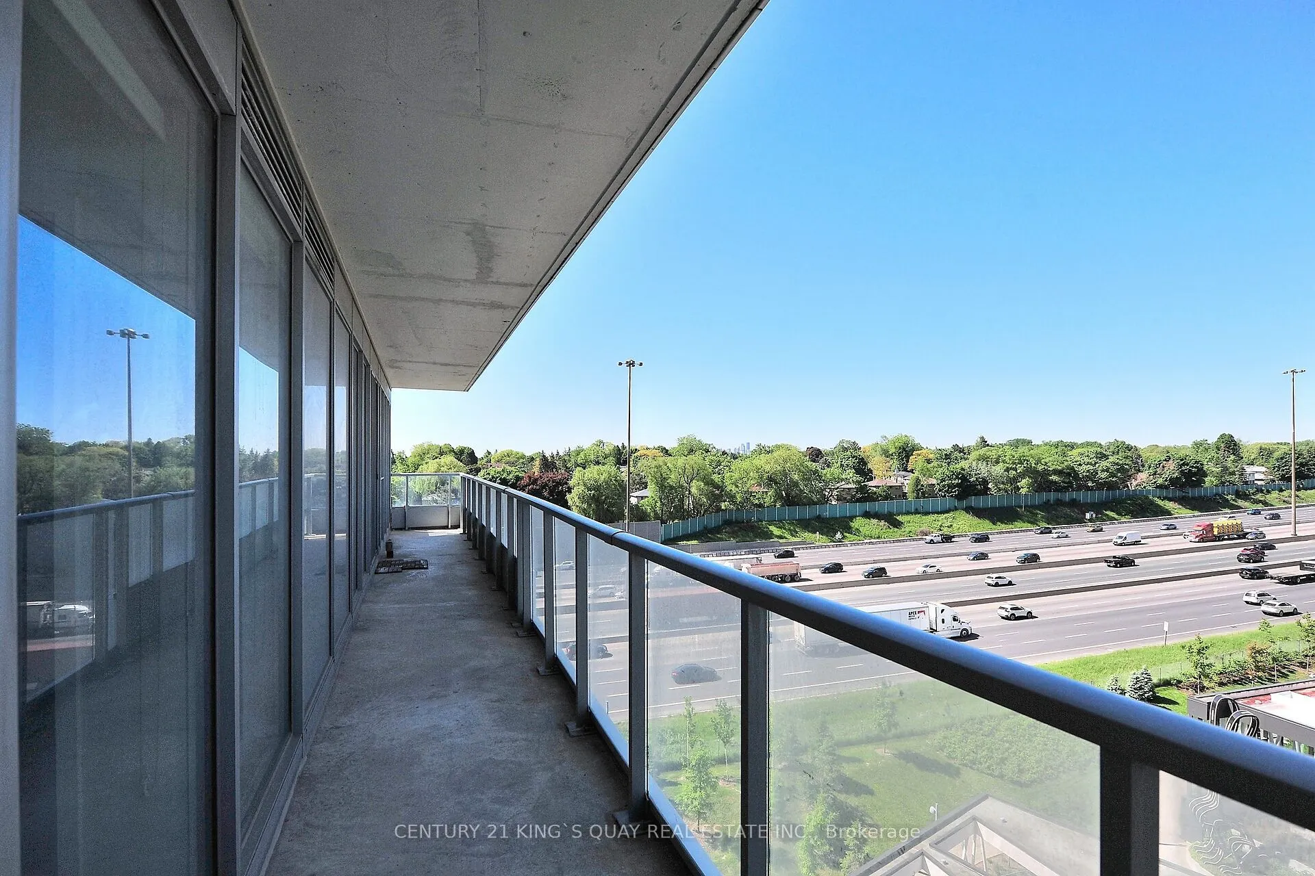 115 McMahon Drive, #811