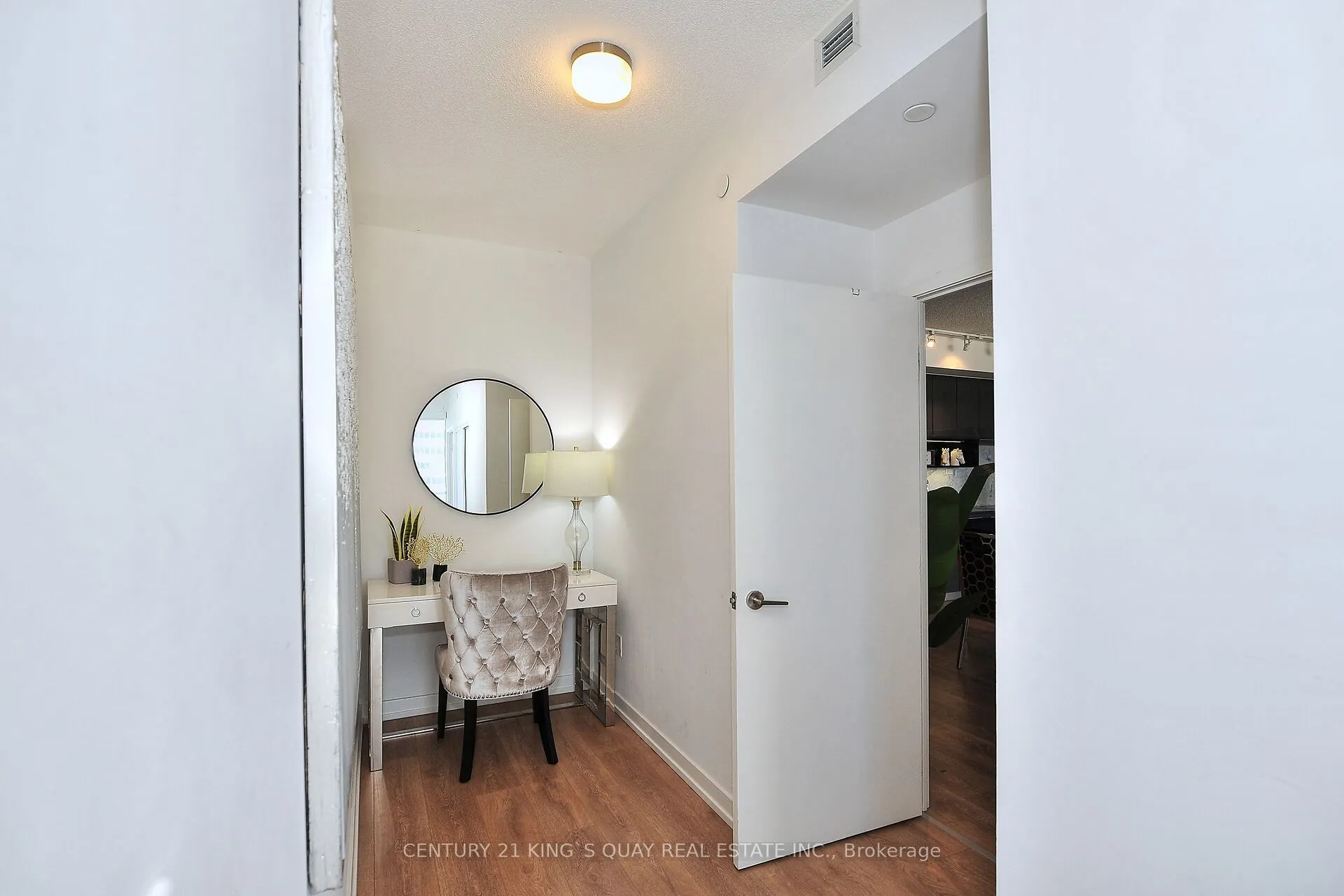 115 McMahon Drive, #811