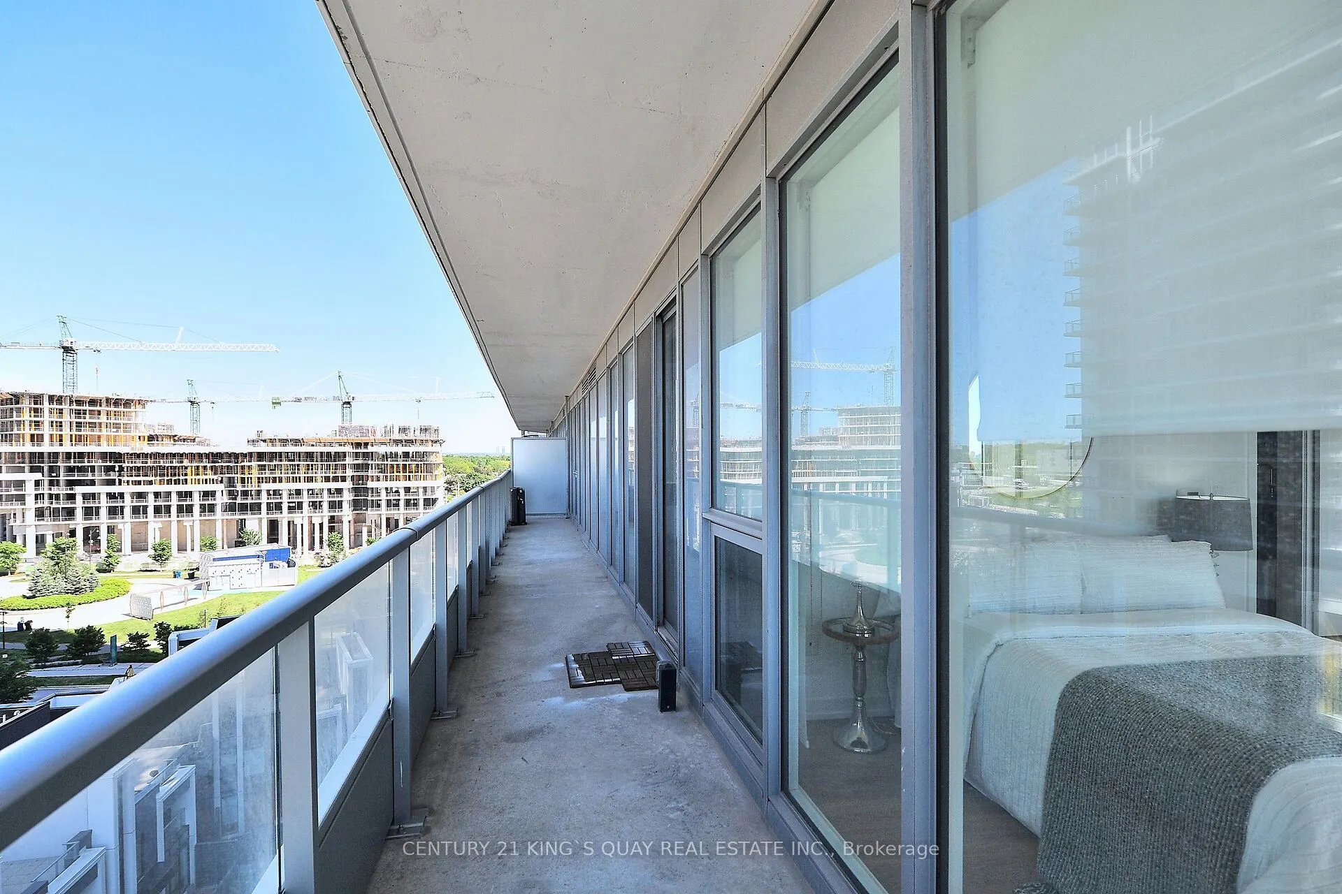 115 McMahon Drive, #811
