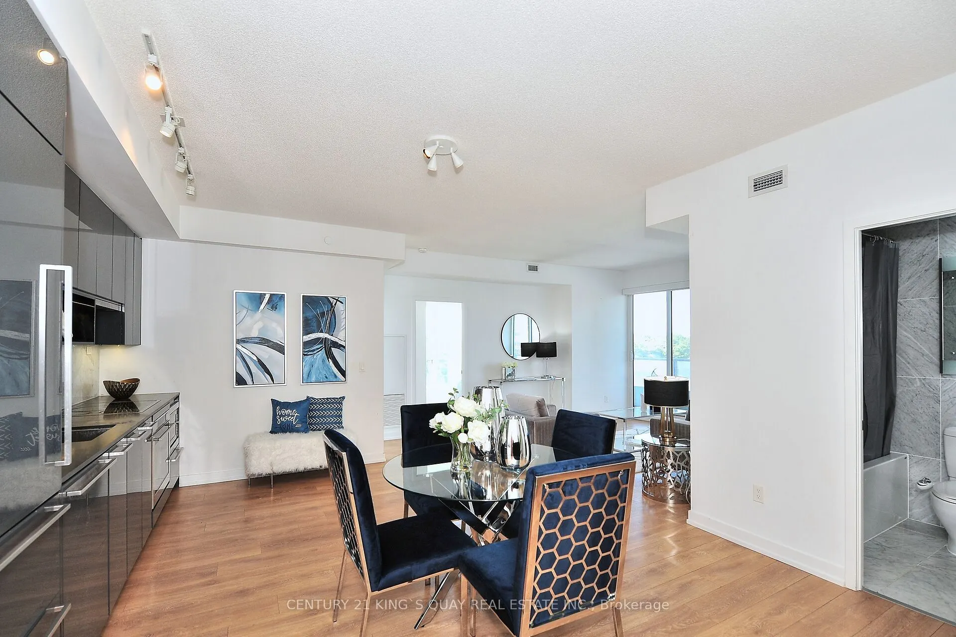 115 McMahon Drive, #811