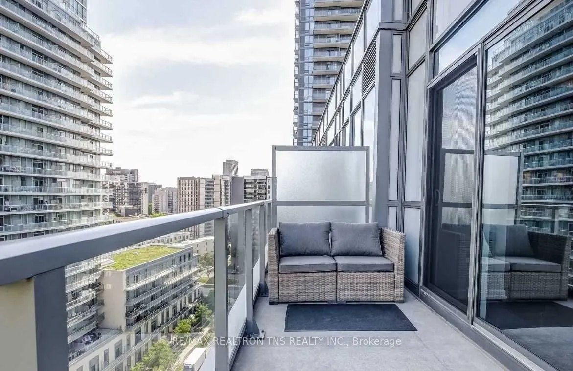 52 Forest Manor Road, #1302