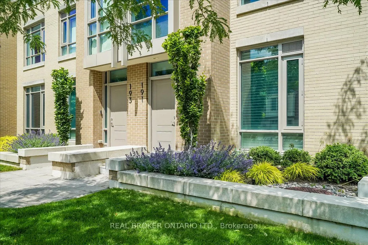 191 Duplex Avenue, #105