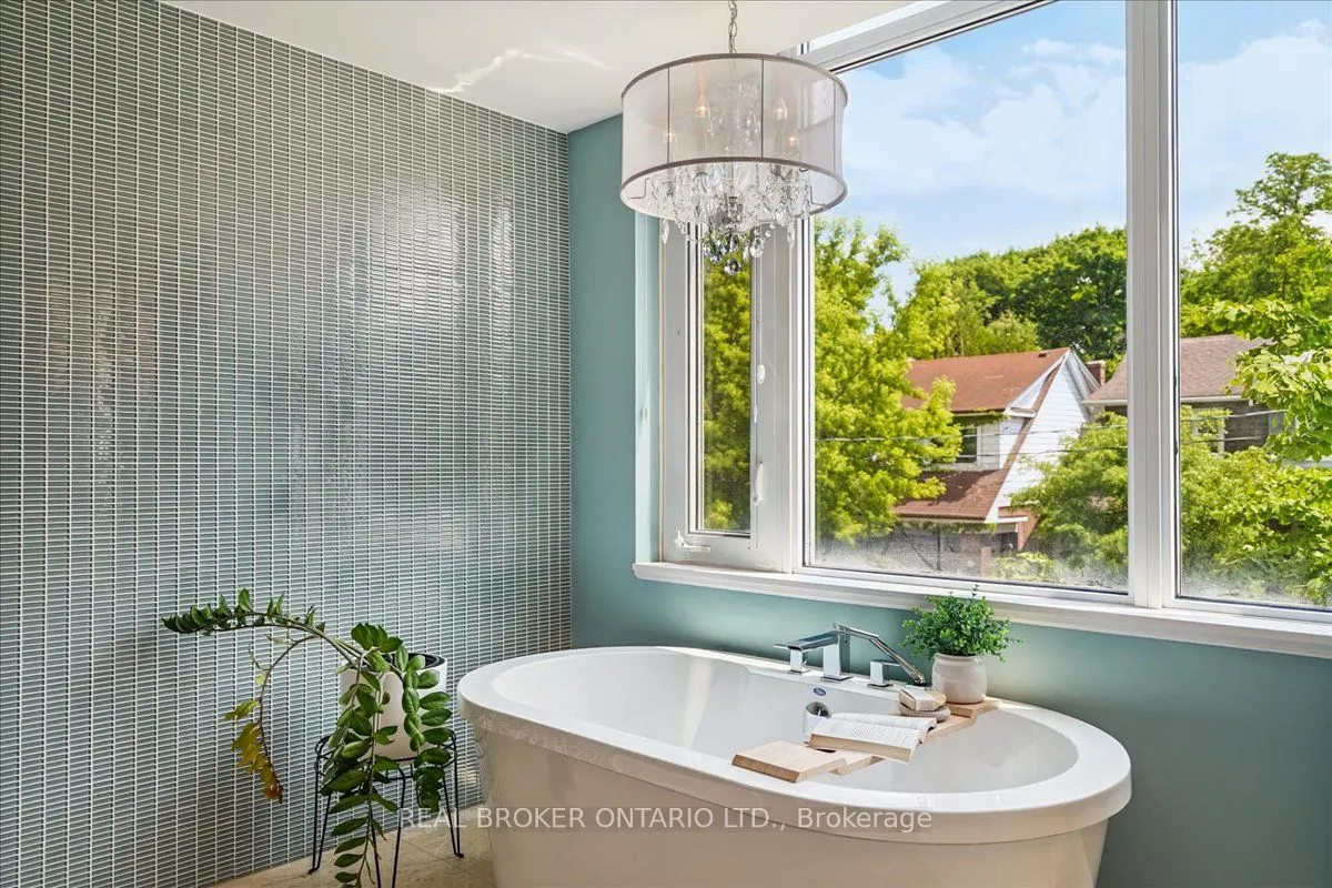 191 Duplex Avenue, #105