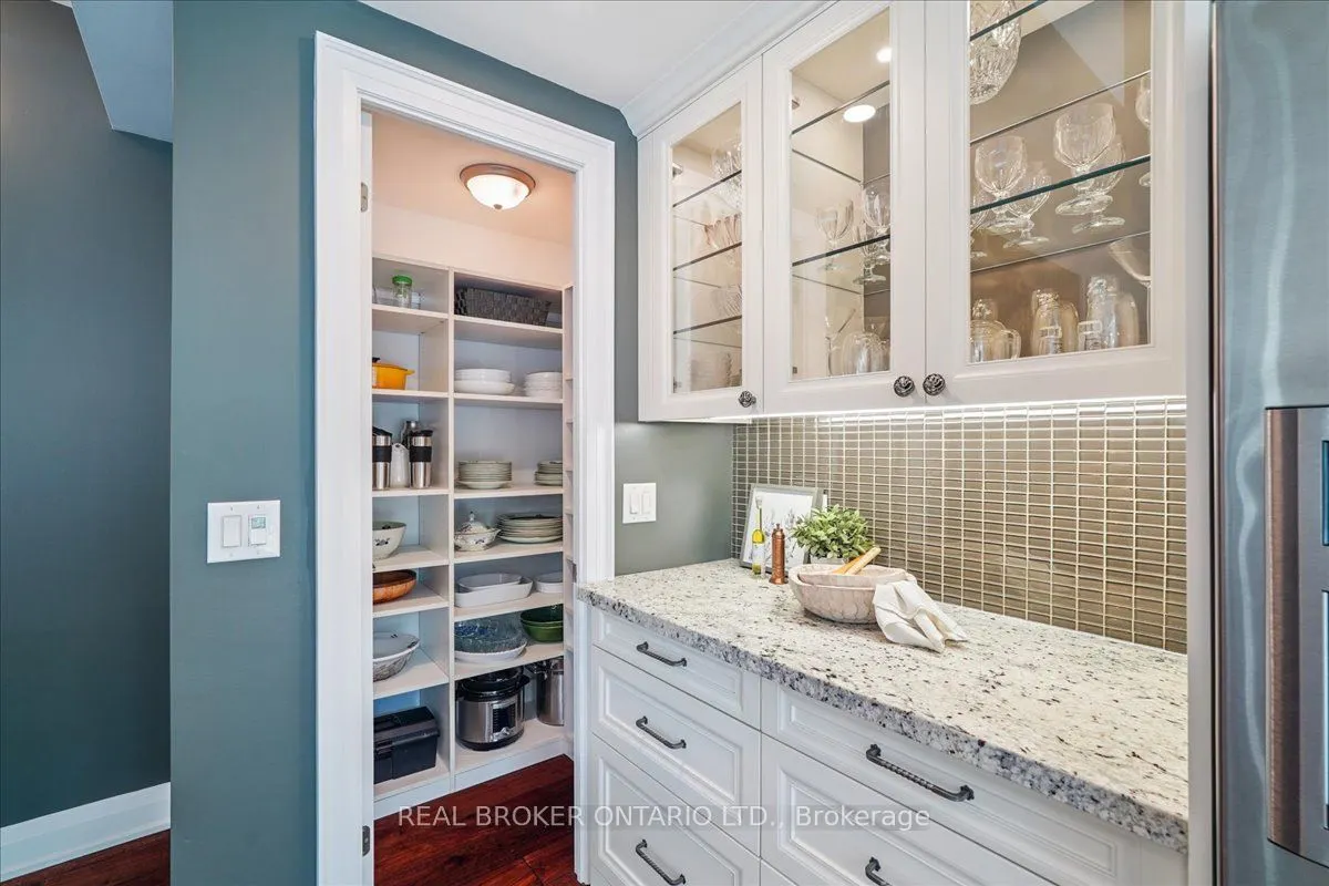 191 Duplex Avenue, #105
