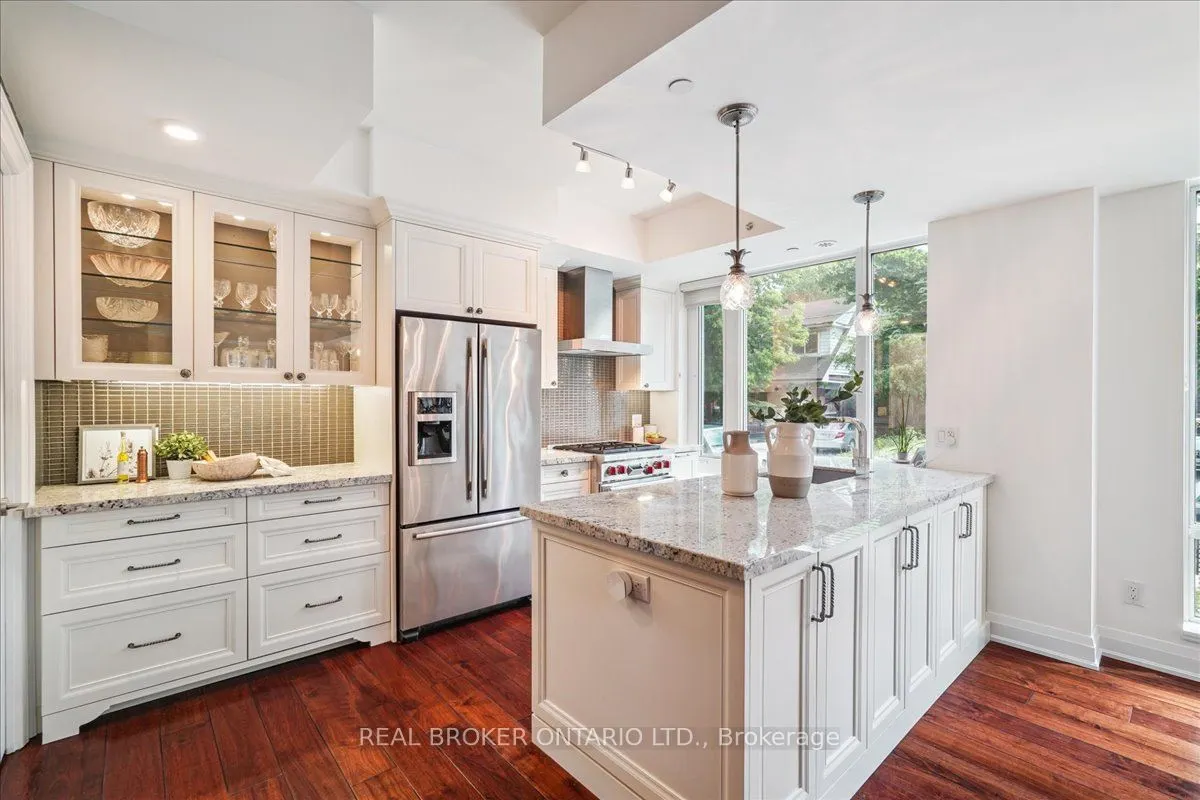 191 Duplex Avenue, #105