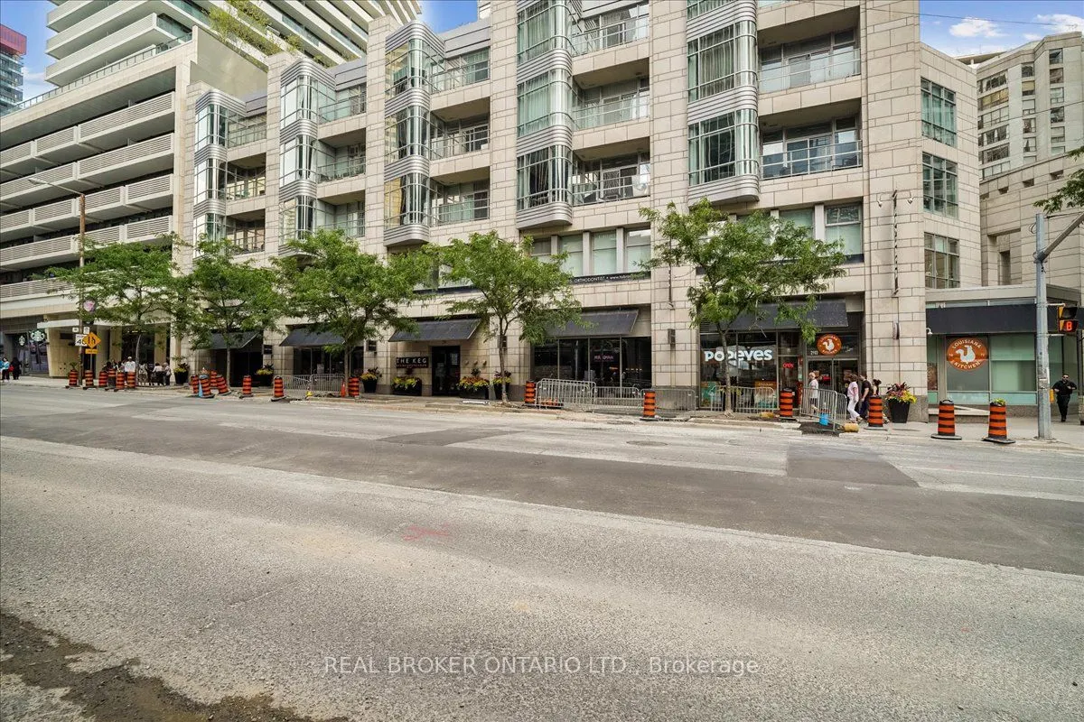 191 Duplex Avenue, #105