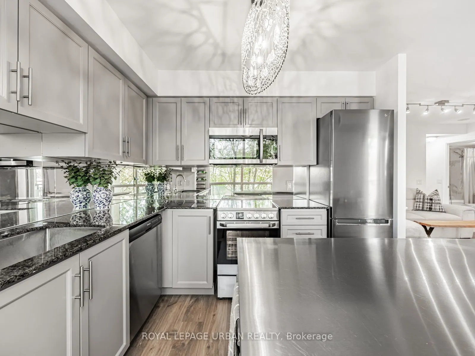1103 Leslie Street #202