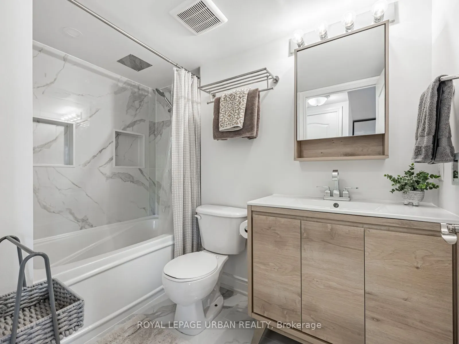1103 Leslie Street #202