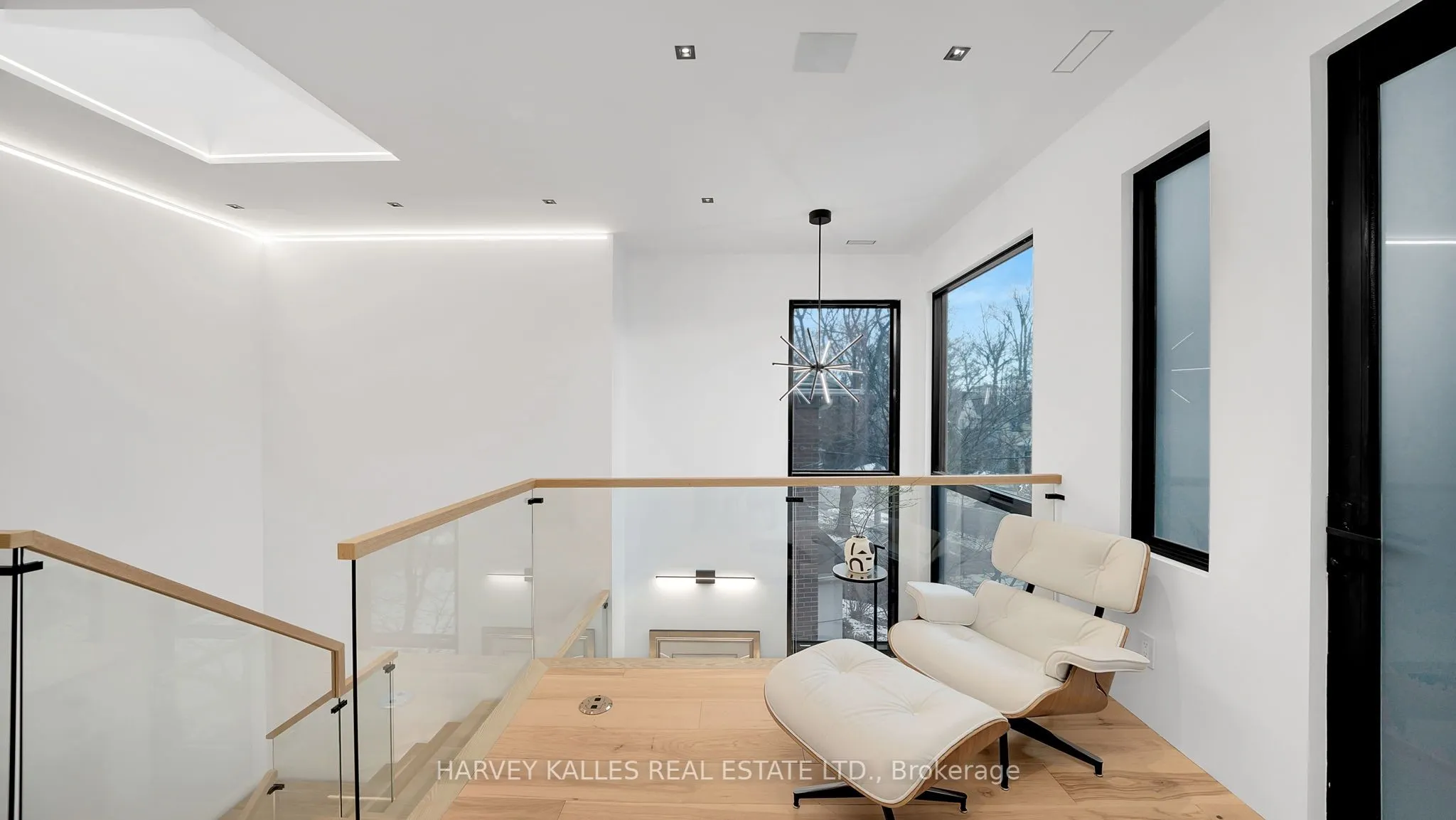 4 Douglas Crescent