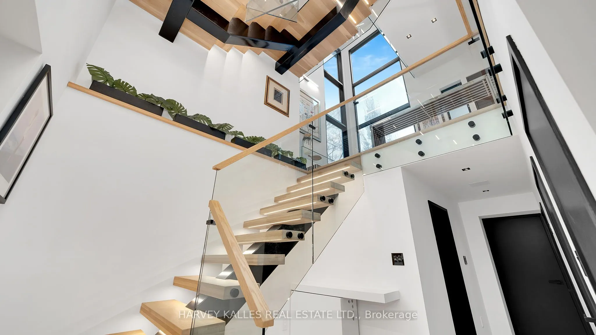 4 Douglas Crescent