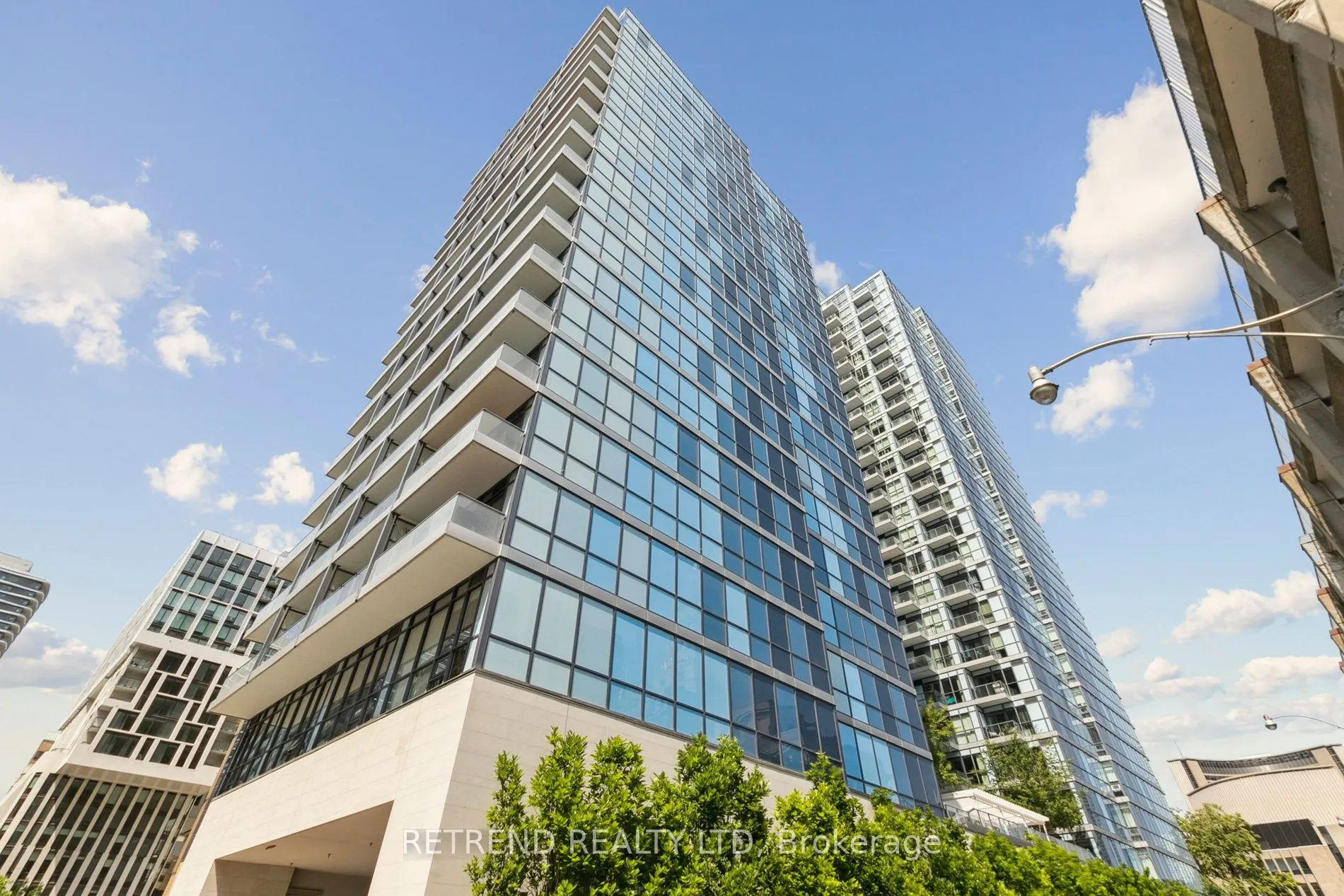210 Simcoe Street, #514