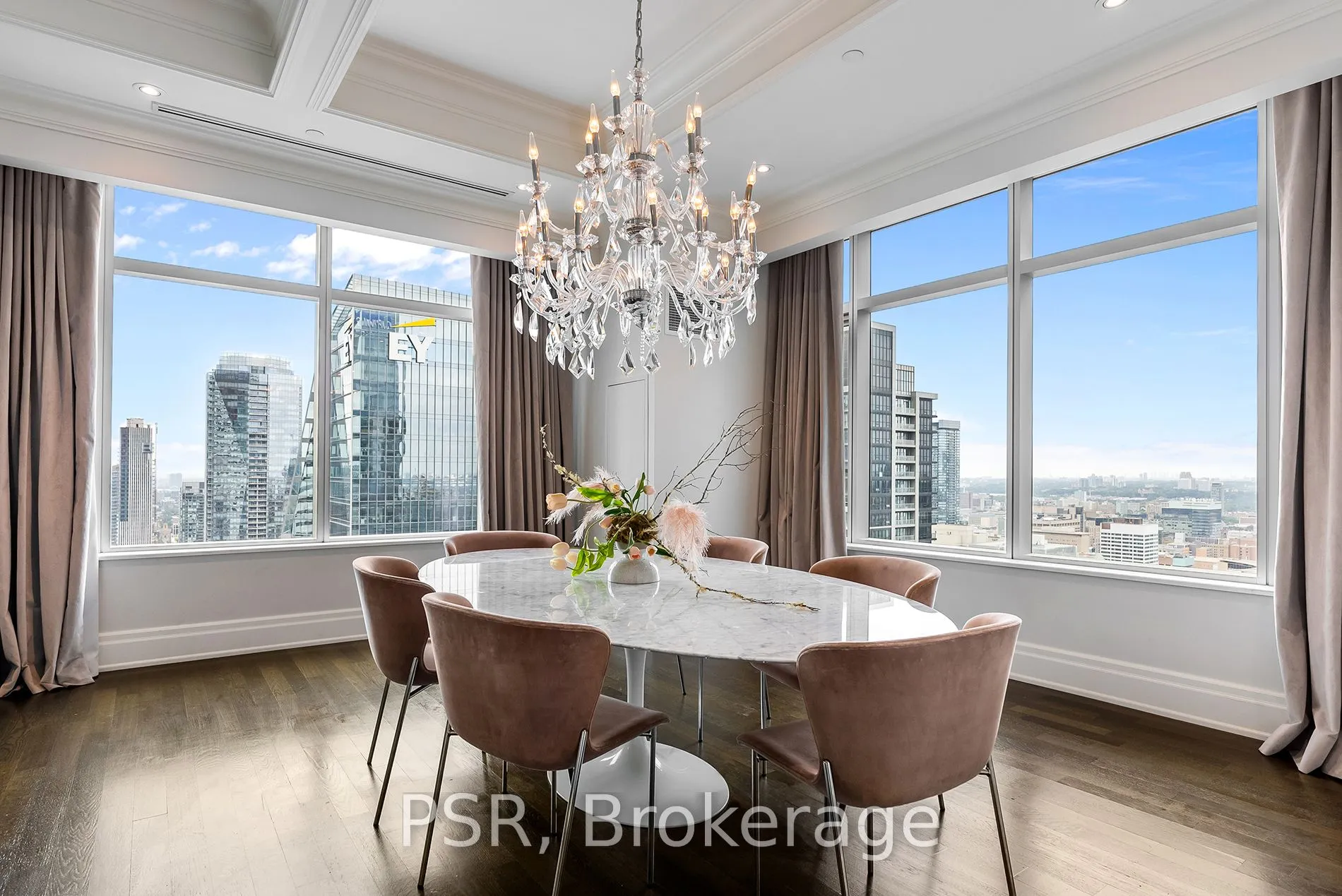 311 Bay Street, #3901