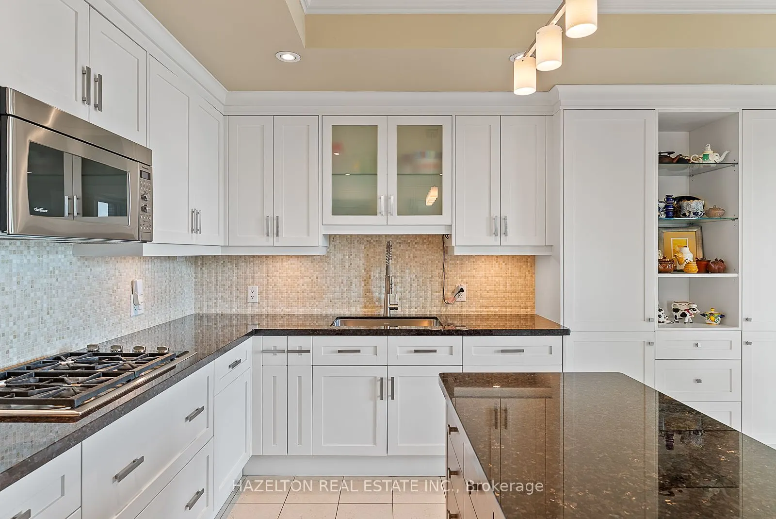 155 St Clair Avenue W, #506