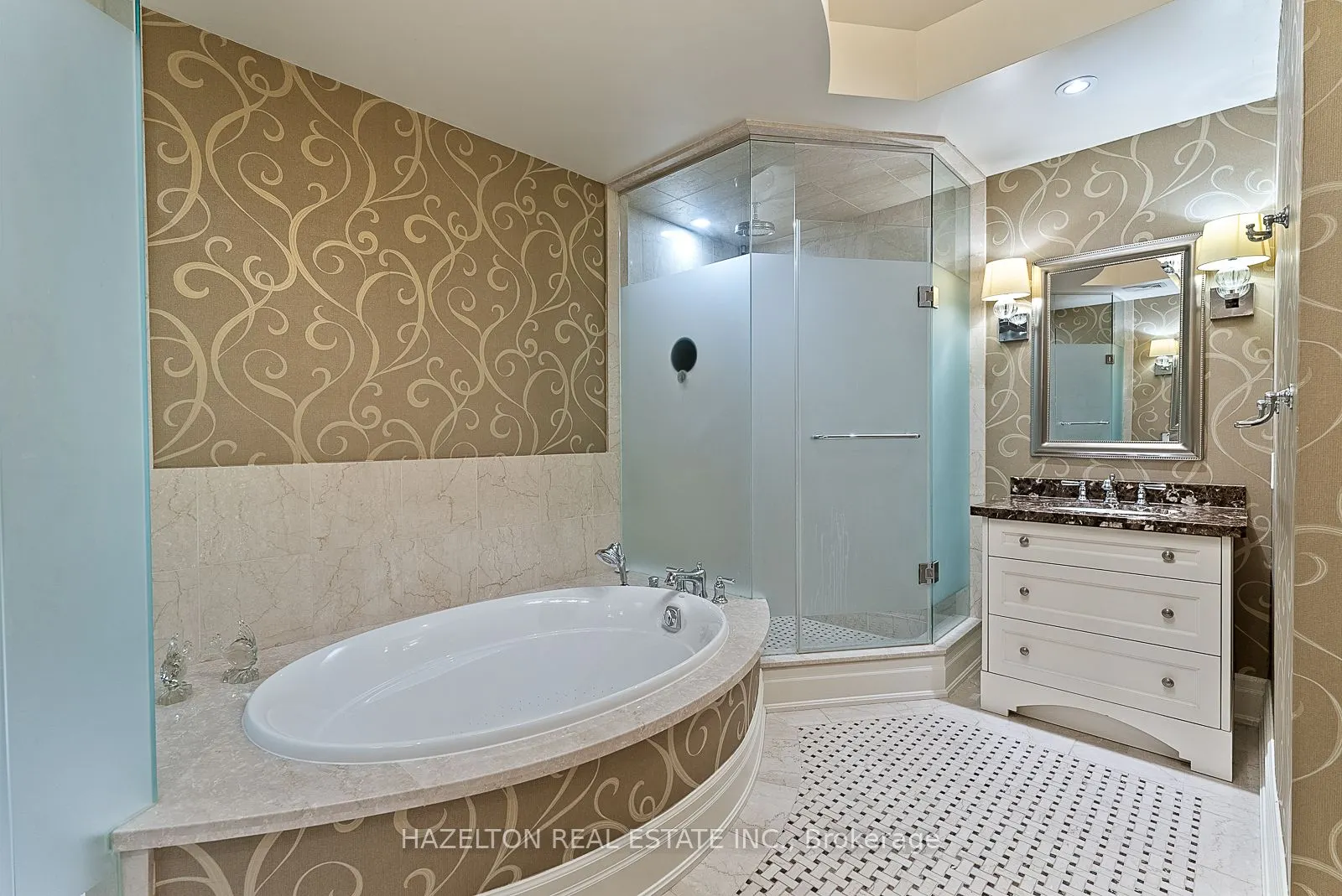 155 St Clair Avenue W, #506