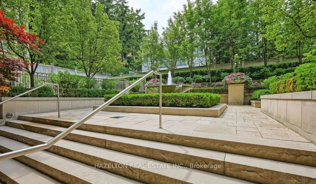 155 St Clair Avenue W, #506