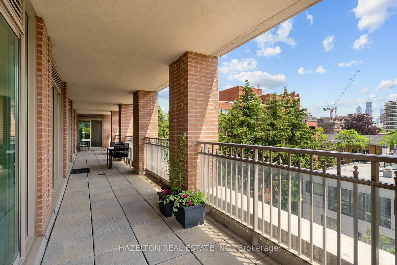 155 St Clair Avenue W, #506