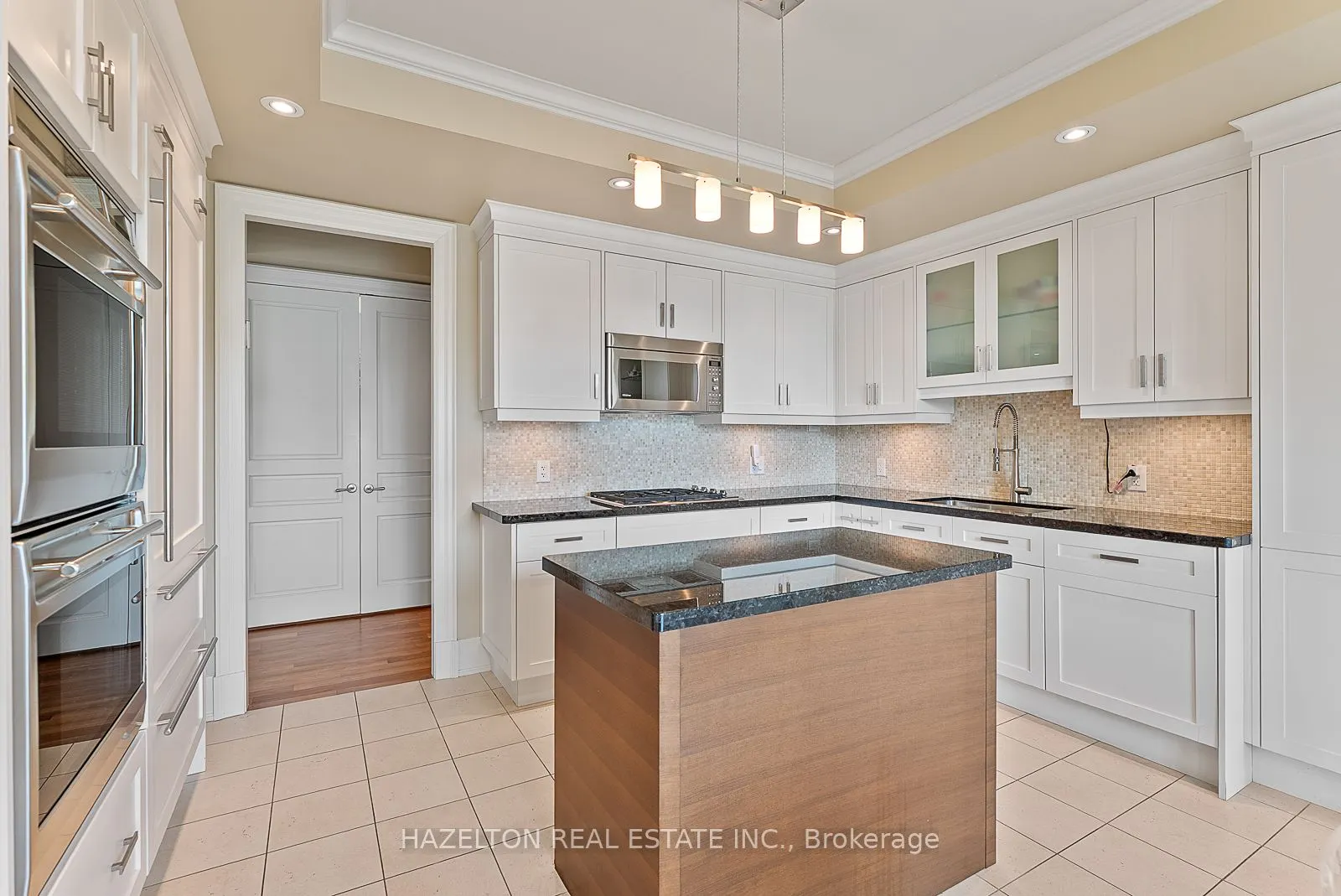 155 St Clair Avenue W, #506
