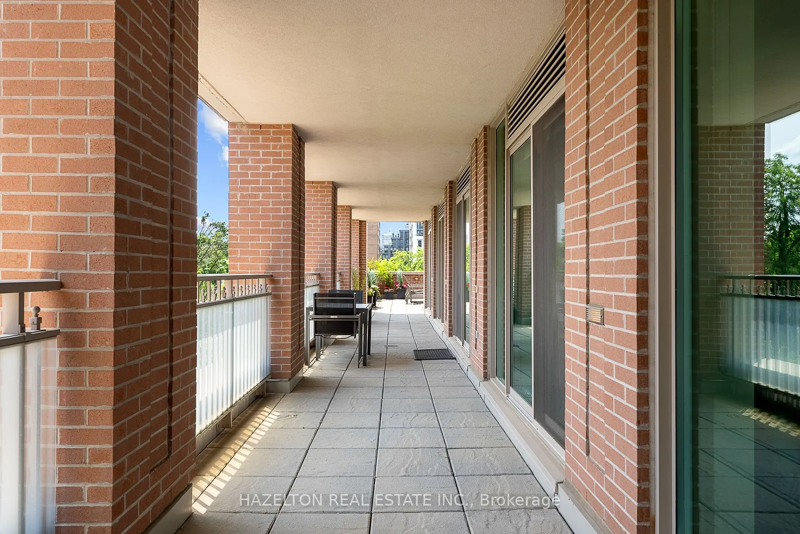 155 St Clair Avenue W, #506