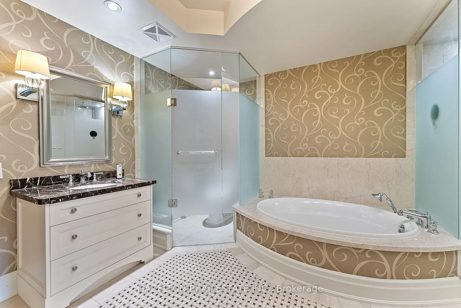 155 St Clair Avenue W, #506
