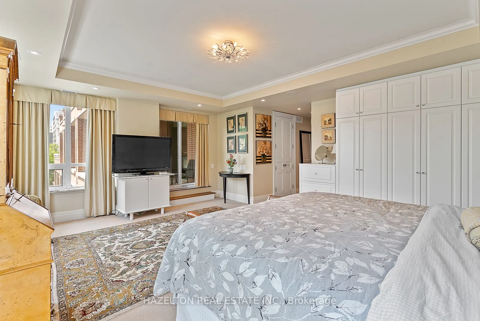 155 St Clair Avenue W, #506