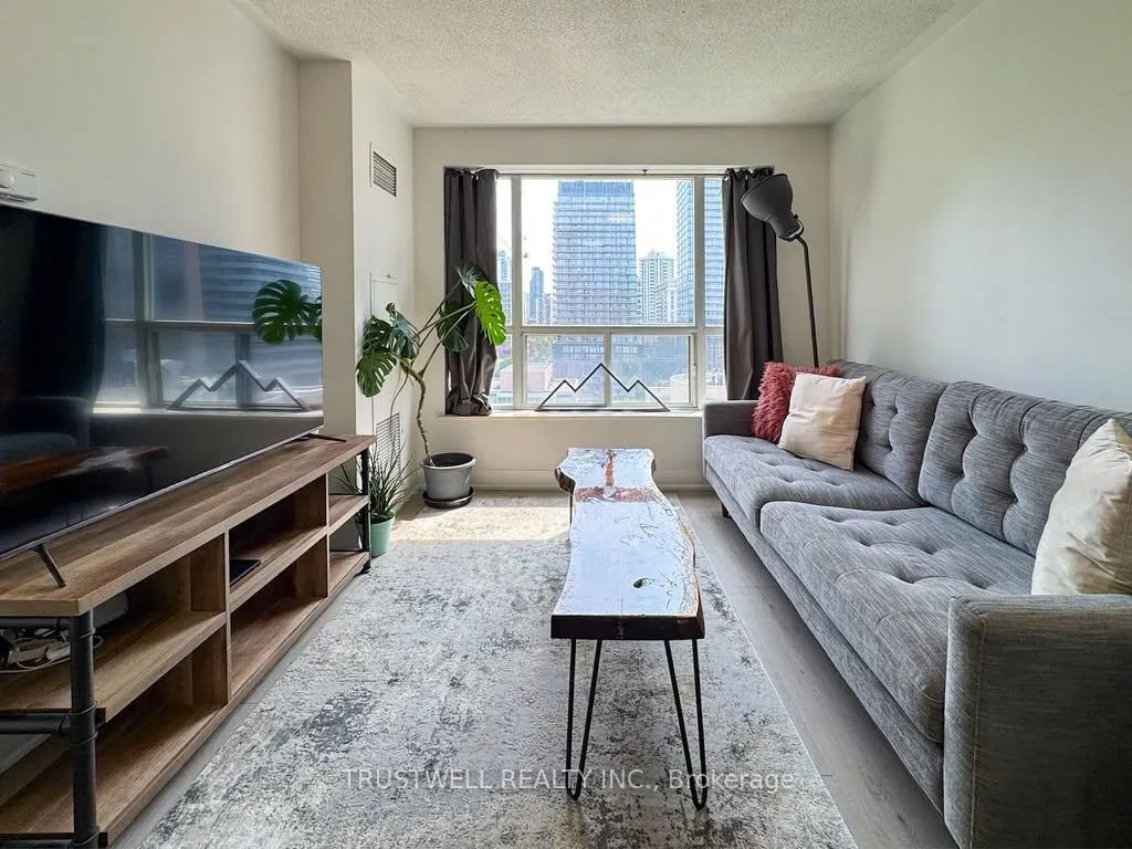 889 Bay Street, #1101