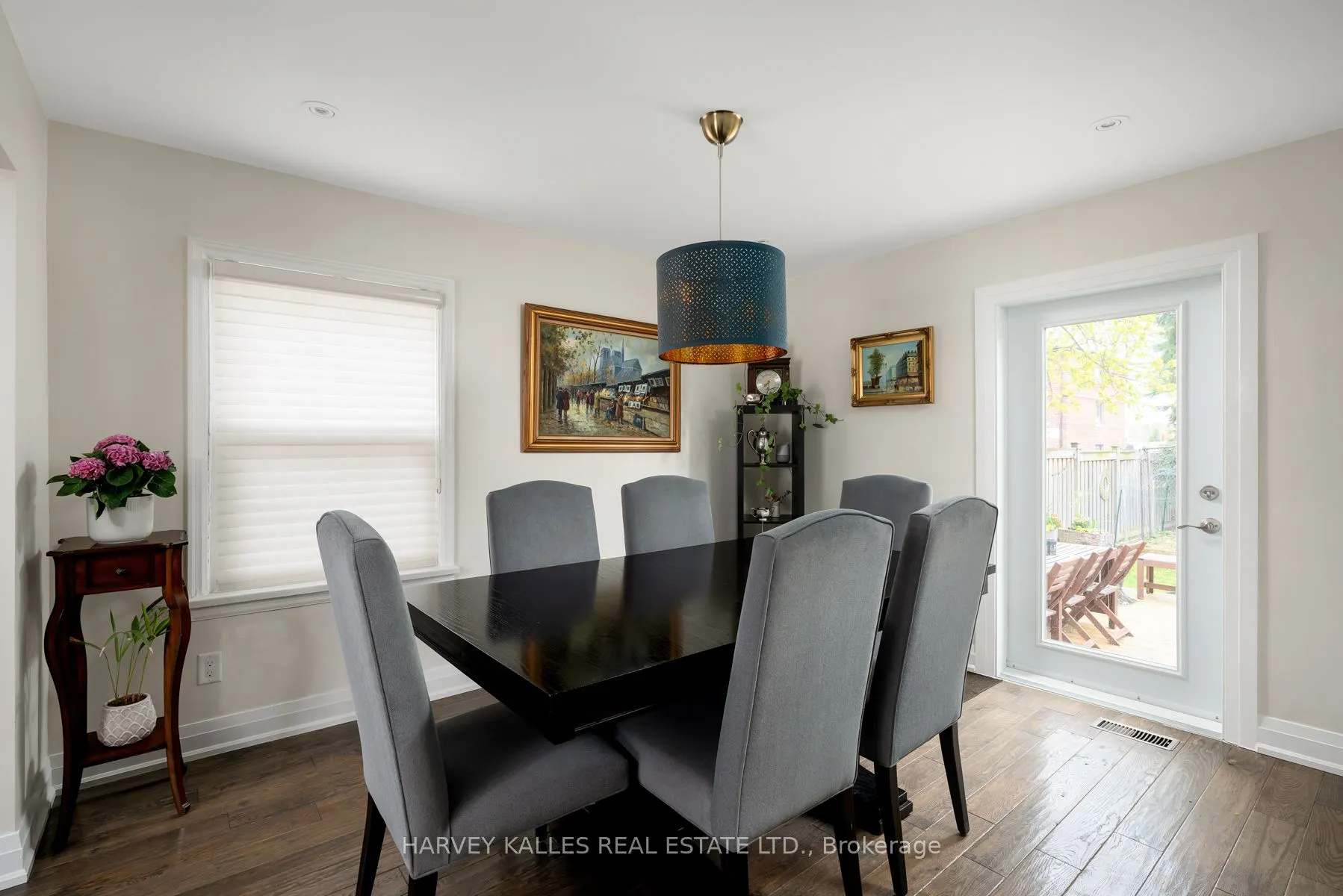 89 Charleswood Drive