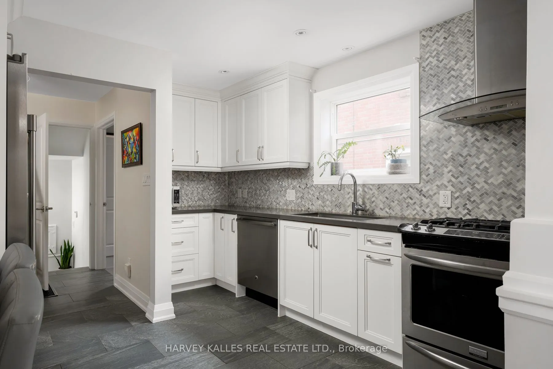 89 Charleswood Drive