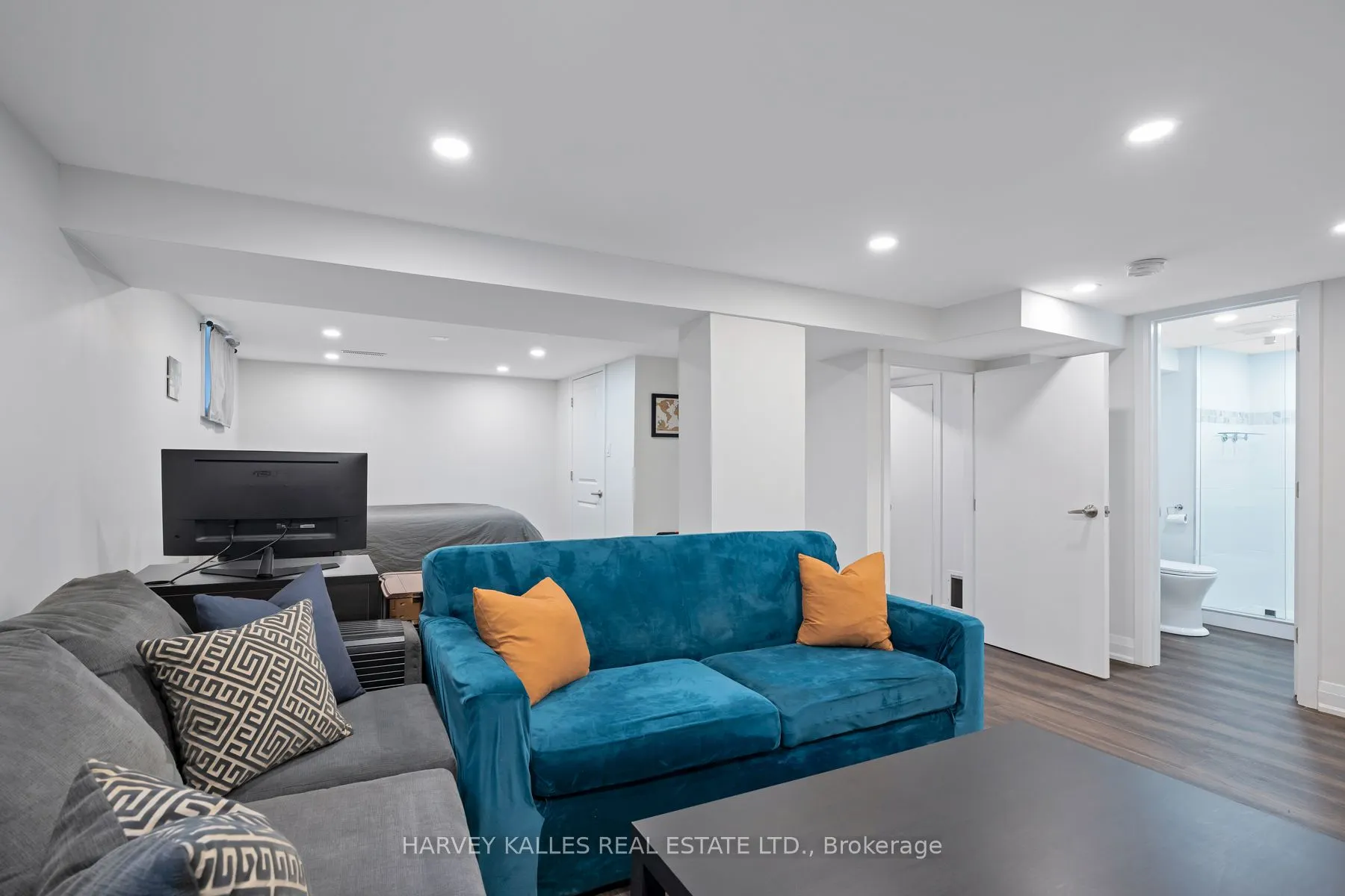 89 Charleswood Drive