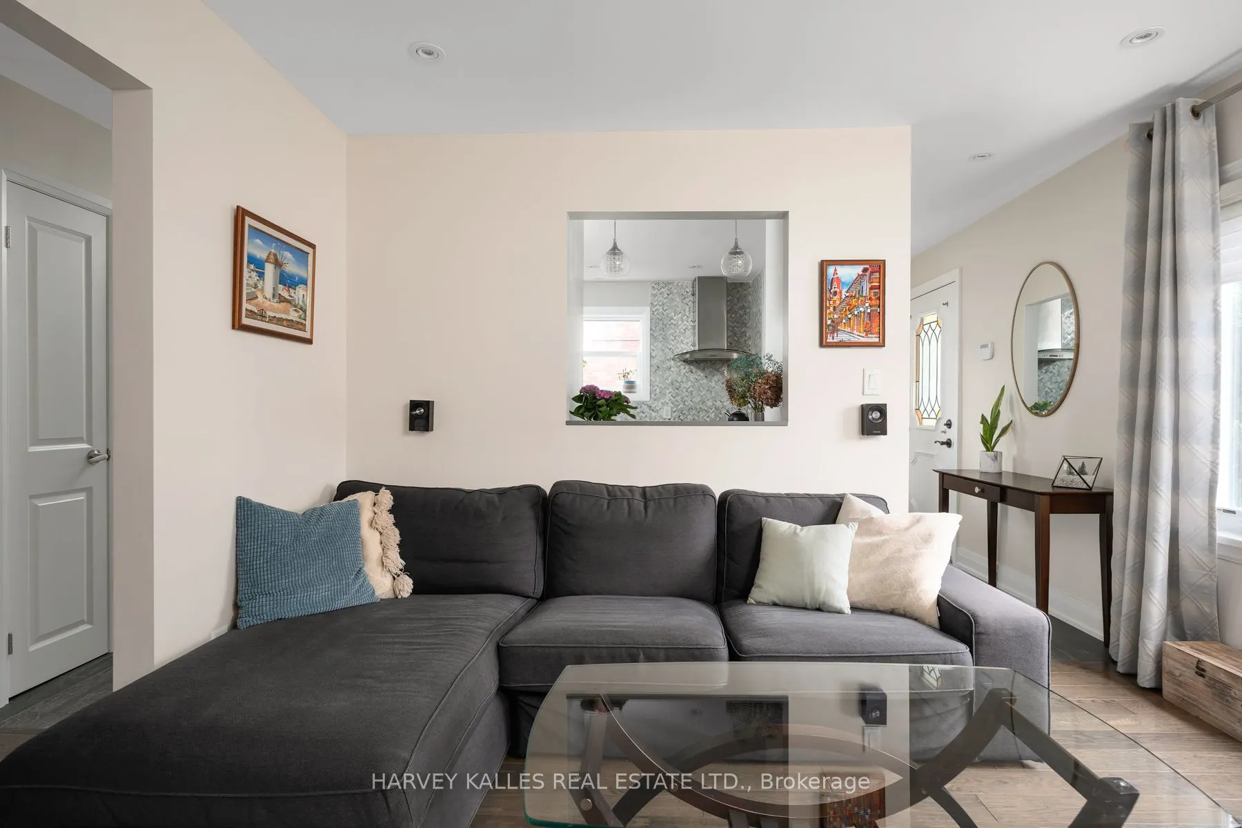 89 Charleswood Drive