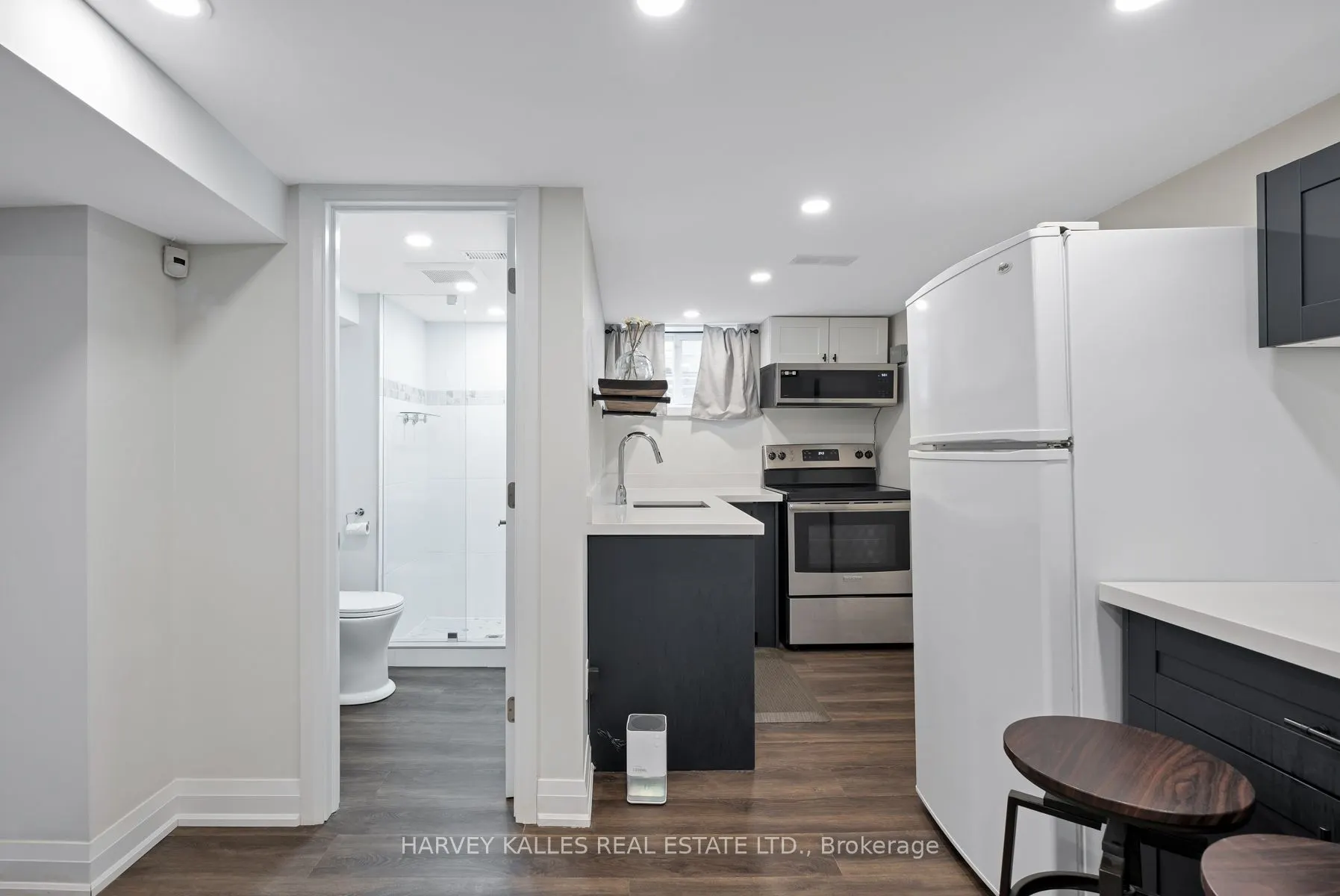 89 Charleswood Drive