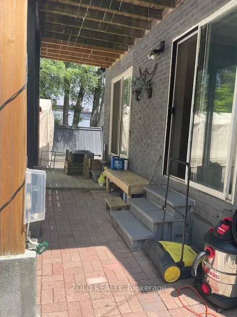 10 Ranee Avenue