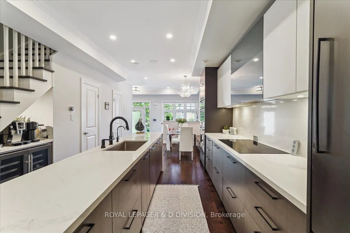 361 Roehampton Avenue, #2