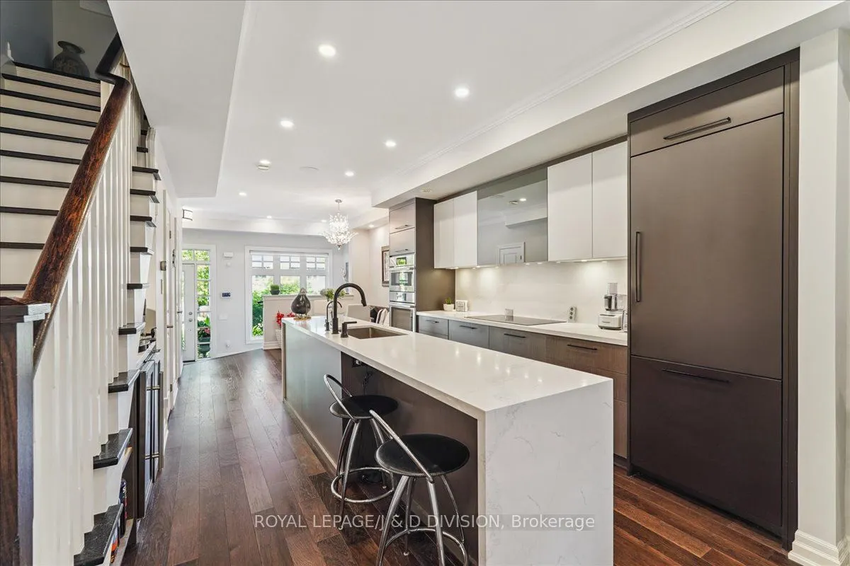 361 Roehampton Avenue, #2