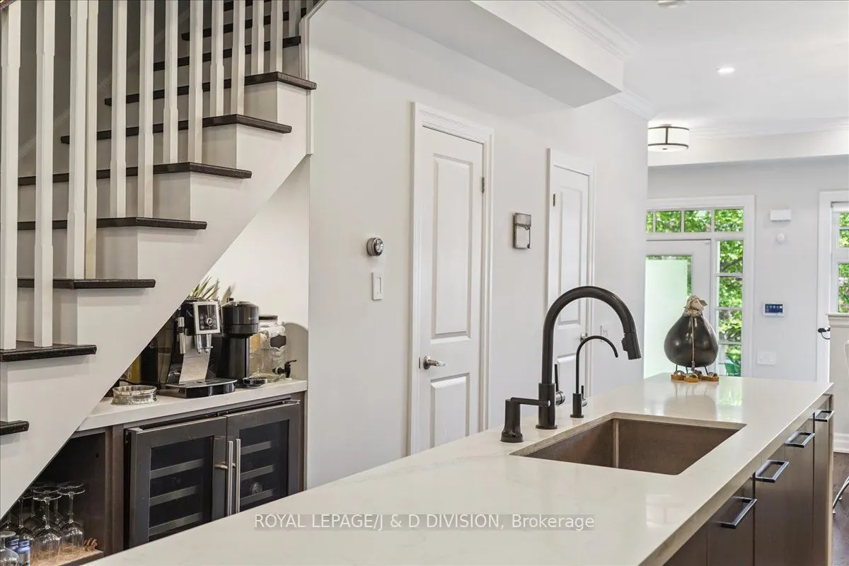 361 Roehampton Avenue, #2