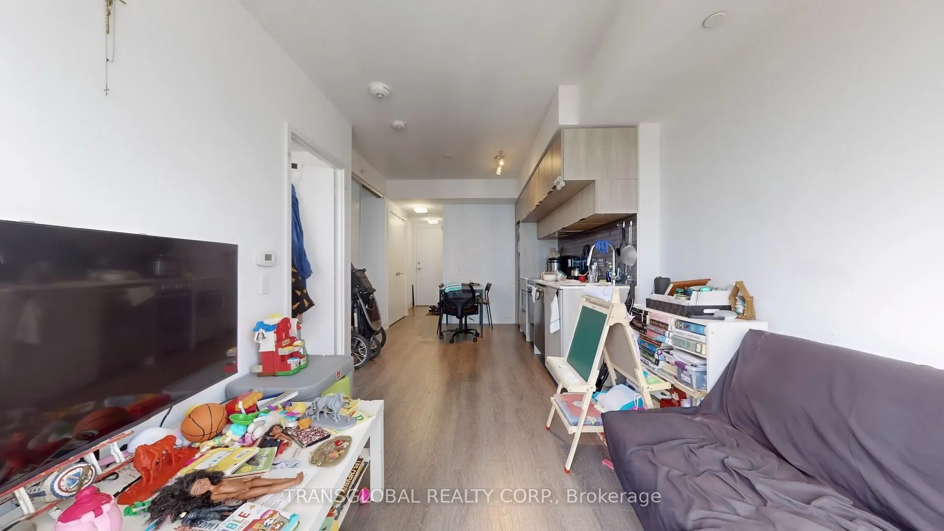 181 Dundas Street E, #3801